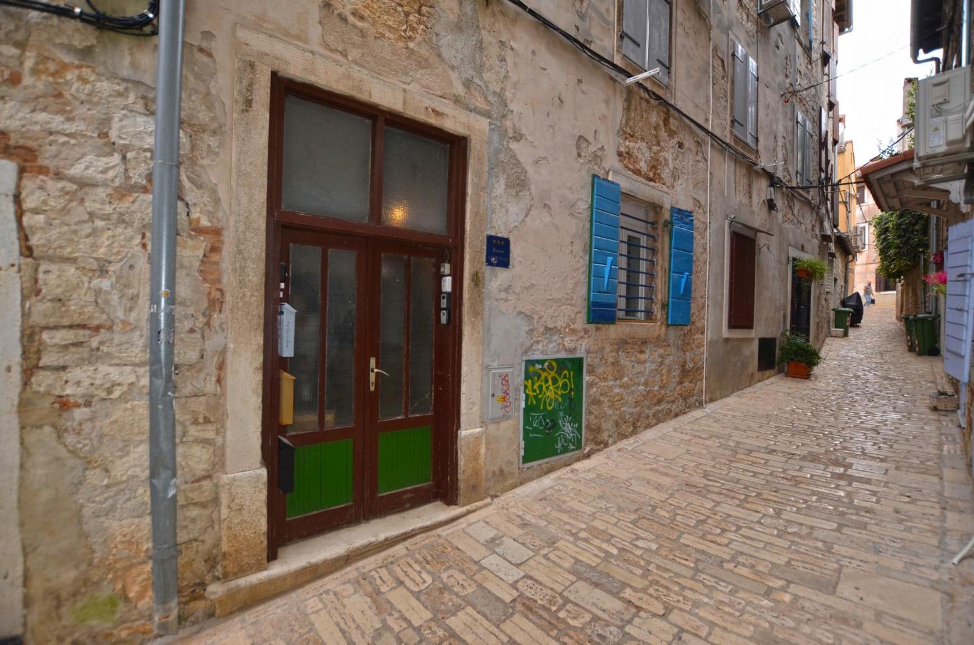 Old Town Indigo Apartment *